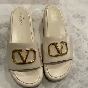 Valentino Slides